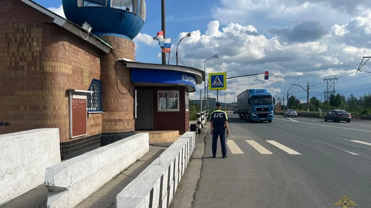 В Тольятти полицейские задержали водителя большегруза с поддельными правами
