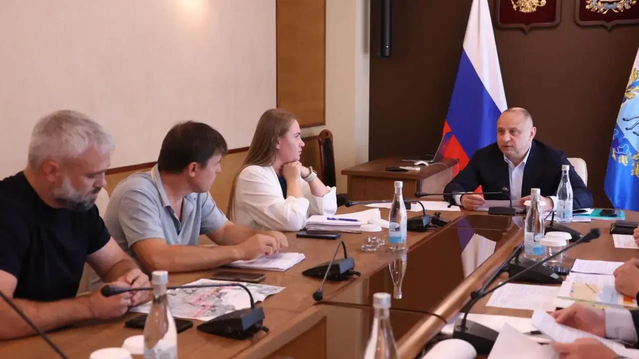 Власти Самарской области обсудили с жителями поселка Юбилейный вопросы домов в охранных зонах